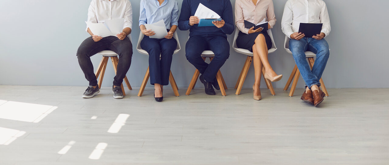 Pessoas se preparando para o treinamento e desenvolvimento