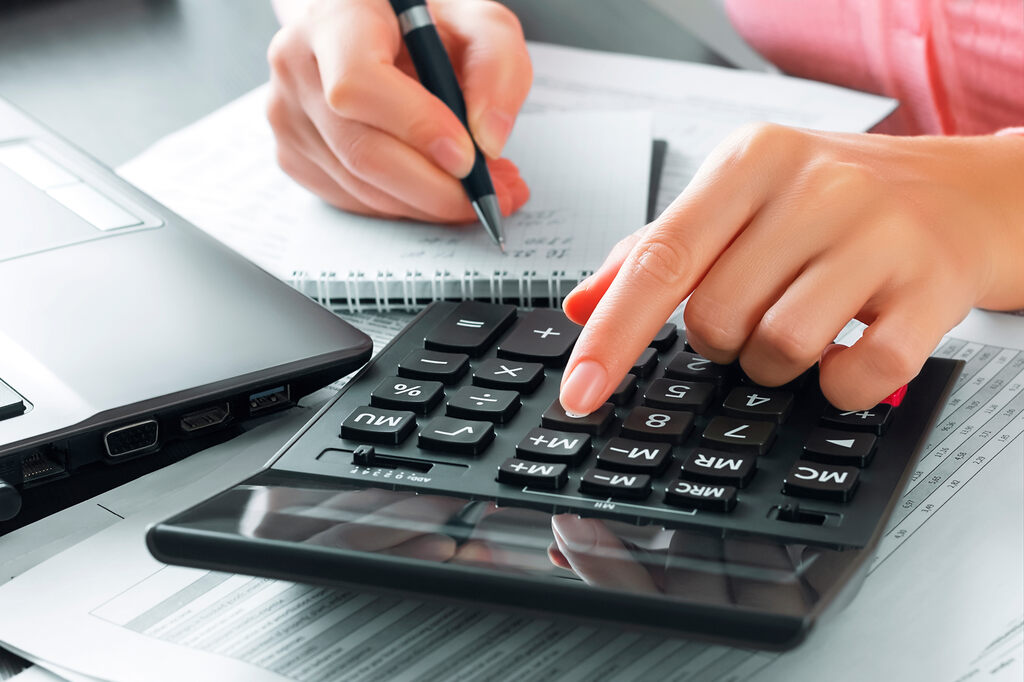 como calcular a media de horas extras trabalhadas