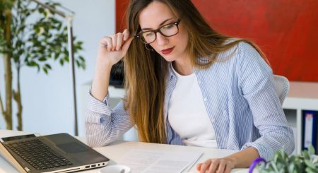 Como calcular falta no trabalho: confira o passo a passo!