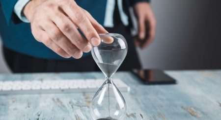 Intervalo interjornada: descubra como calcular e gerenciar